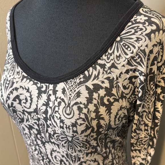 Women's Medium PRANA Black Semi Sheer Long Sleeve Top Paisley - Picture 2 of 6